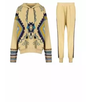 Спортивные костюмы