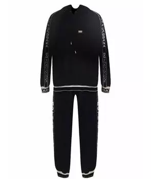 Спортивные костюмы