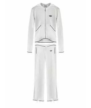 Спортивные костюмы