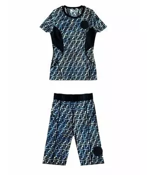 Спортивные костюмы