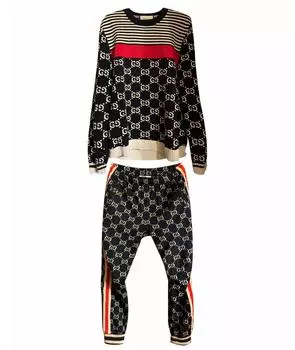 Спортивный костюм