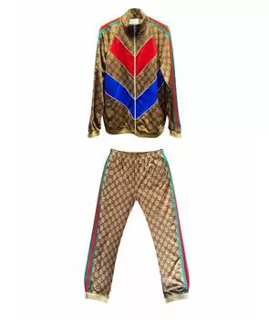 Спортивный костюм