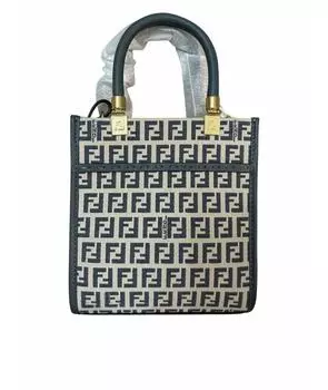 Сумка с короткими ручками