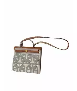 Сумка с короткими ручками