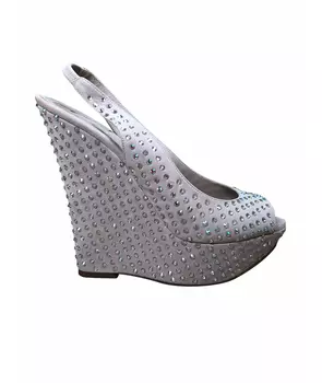 Свадебные туфли на высоком каблуке