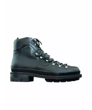 Высокие ботинки