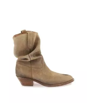 Высокие ботинки