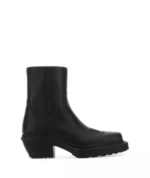 Высокие ботинки