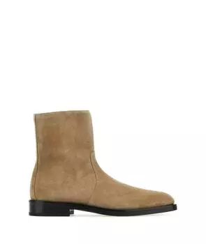 Высокие ботинки