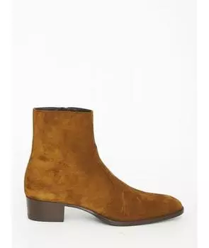 Высокие ботинки