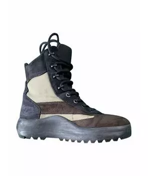 Высокие ботинки