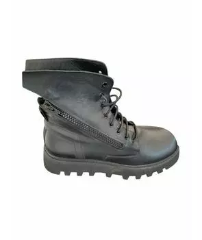 Высокие ботинки