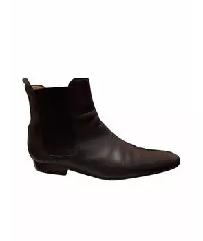 Высокие ботинки