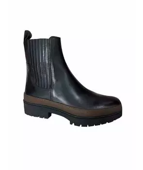 Высокие ботинки