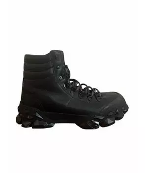 Высокие ботинки