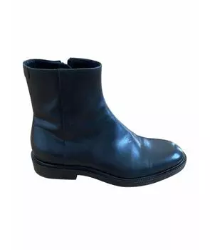 Высокие ботинки