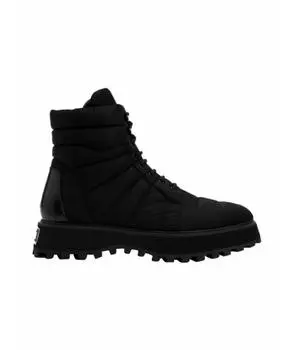 Высокие ботинки