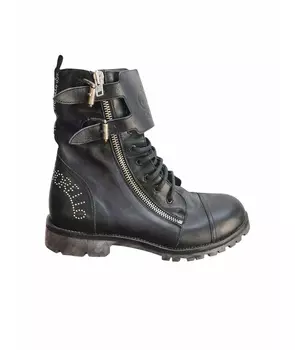 Высокие ботинки