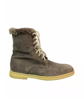 Высокие ботинки