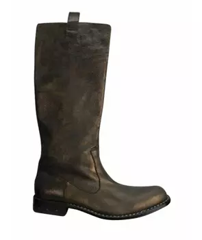 Высокие ботинки