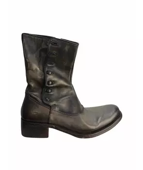 Высокие ботинки