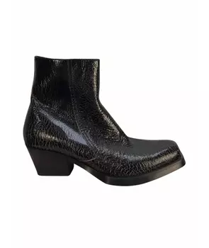 Высокие ботинки