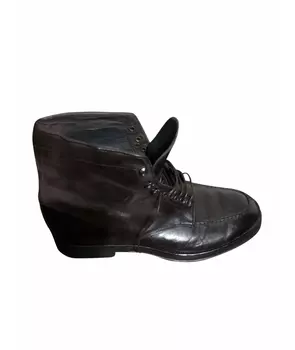 Высокие ботинки