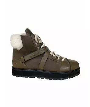 Высокие ботинки