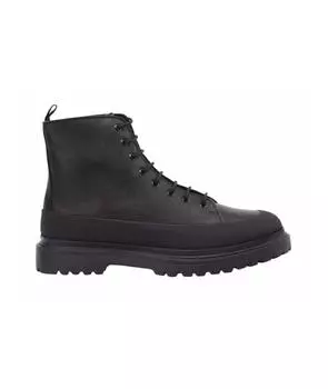 Высокие ботинки