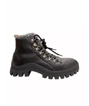 Высокие ботинки