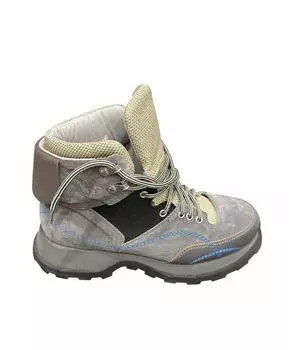 Высокие ботинки