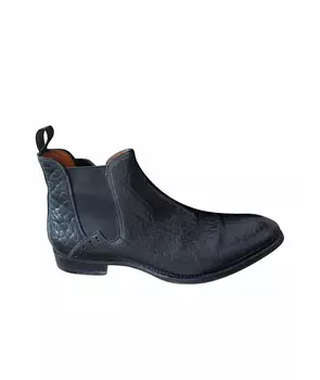 Высокие ботинки