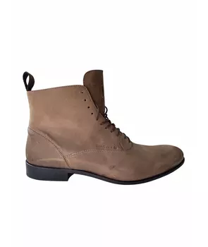 Высокие ботинки