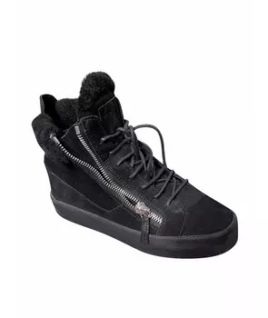 Высокие ботинки