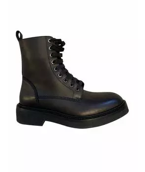 Высокие ботинки