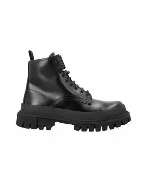 Высокие ботинки