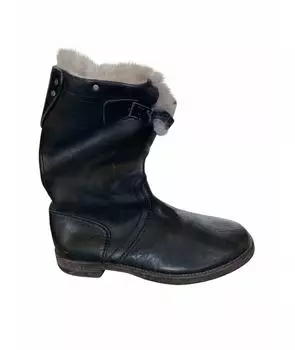 Высокие ботинки