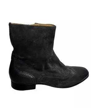 Высокие ботинки