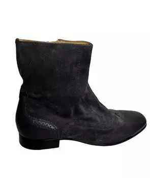 Высокие ботинки