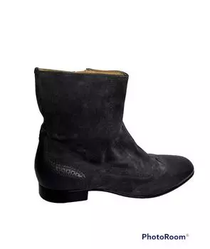 Высокие ботинки