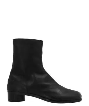 Высокие ботинки