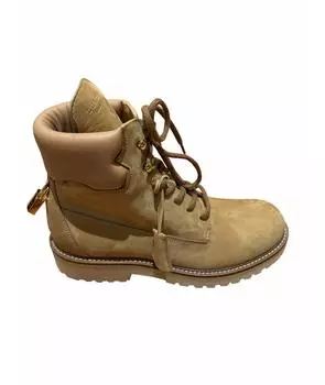 Высокие ботинки