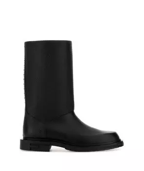 Высокие ботинки