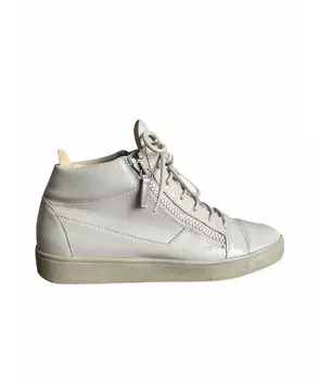 Высокие кроссовки / кеды