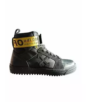 Высокие кроссовки / кеды