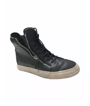 Высокие кроссовки / кеды