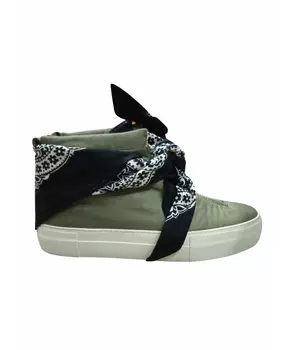 Высокие кроссовки / кеды