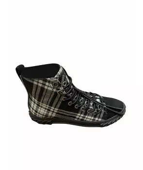 Высокие кроссовки / кеды