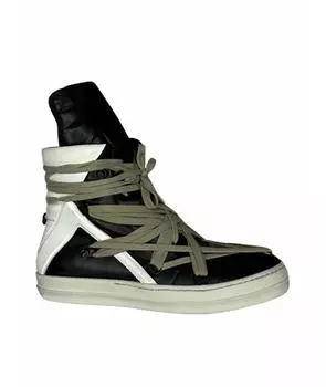 Высокие кроссовки / кеды