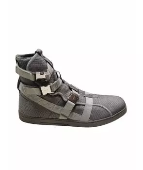 Высокие кроссовки / кеды